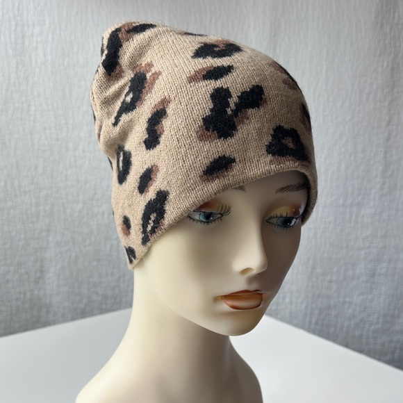 Madewell Accessories - Madewell Leopard Print Beanie